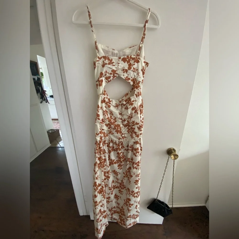 Floral maxi dress with cutouts - Picture 3 of 3